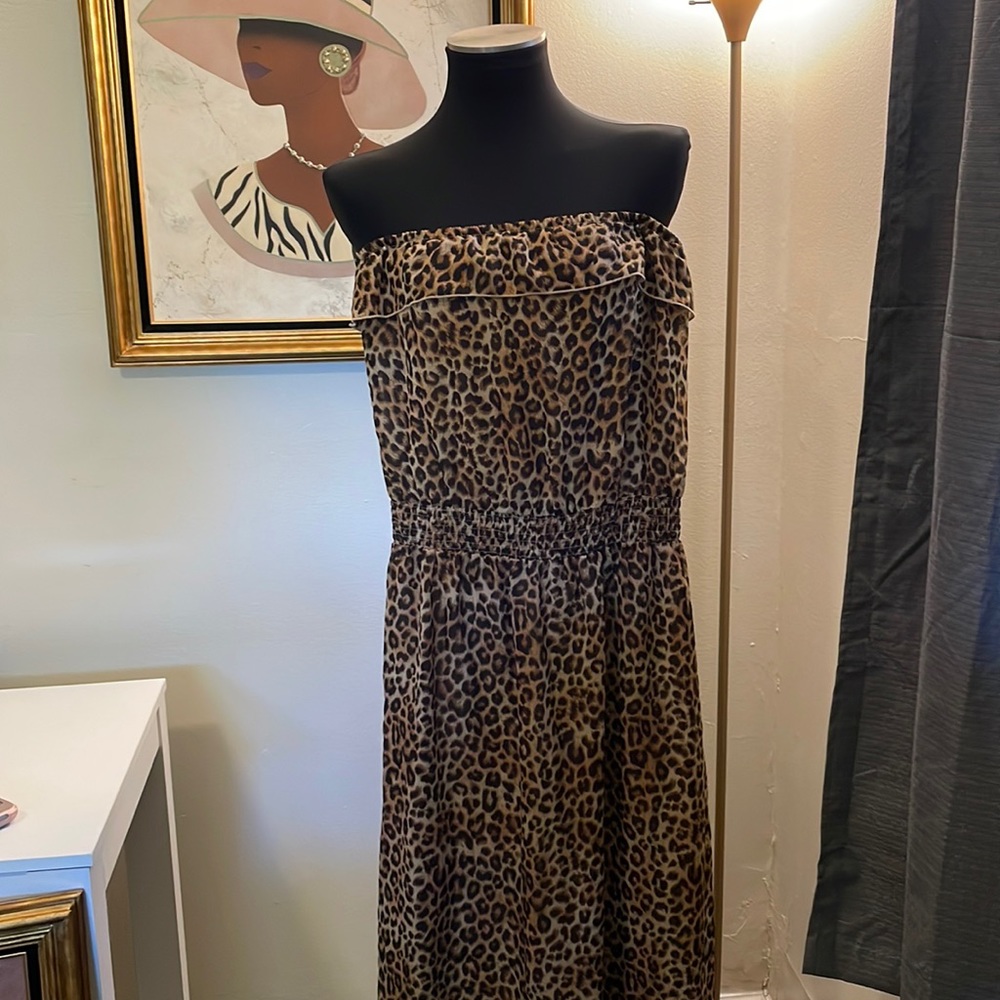 Strapless leopard print dress